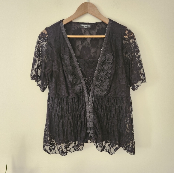 Whimdical Lace Flowy Blouse - Picture 2 of 9